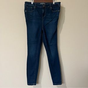 Torrid Women’s Jeans Dark Wash Size 12R Mid Fit Super Skinny Stretchy Waist